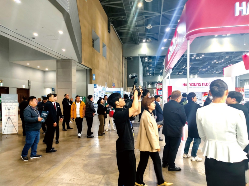 全球塑膠巨頭齊聚，展示前沿技術(shù)設(shè)備-拷貝